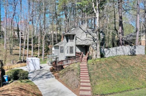 1755 Thorrs Rokk, Marietta, GA 30068-1670