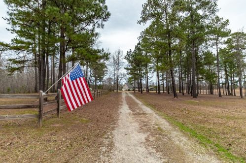 1227 Maxim Rd, Lincolnton, GA 30817-2482