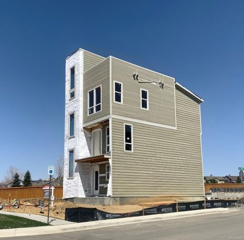 20909 Quincy Dr, Denver, CO 80013-5496