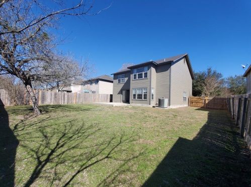 470 Whispering Holw Dr, Uhland TX 78640-4662 exterior