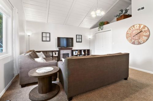 6831 Missouri Ave, Hammond IN  46323-1836 exterior