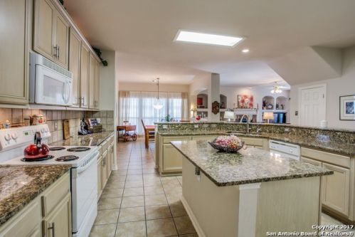 8615 Espanola Dr, Grey Forest, TX 78023-4335