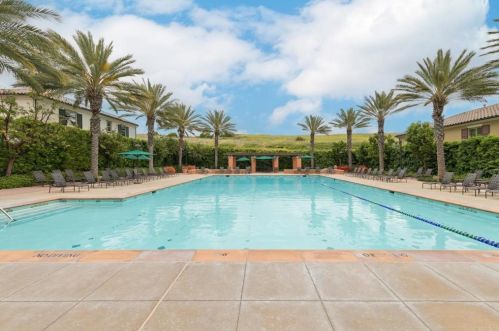 105 Coyote Brush, Irvine CA  92618-8873 exterior