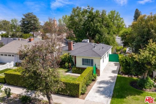 4252 Sunnyslope Ave, Van Nuys, CA 91423-3806