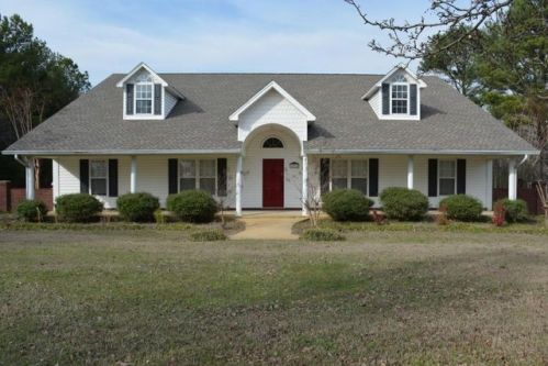 204 Road 754, Tupelo, MS 38801-8165