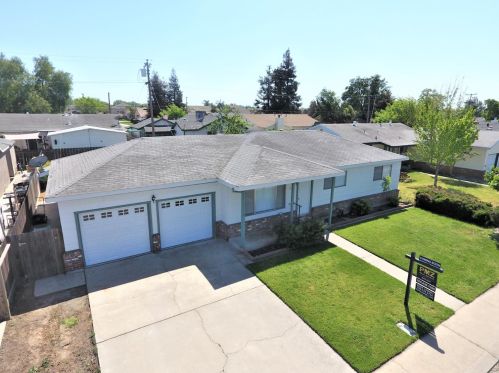 1030 6th St, Ripon, CA 95366-2504