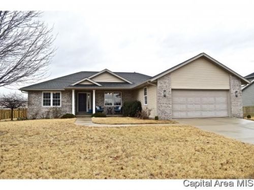 806 Williamson Ave, Chatham, IL 62629-1599