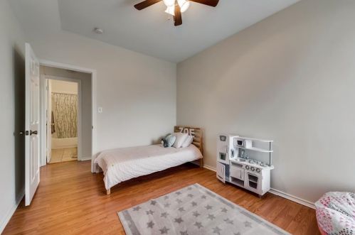 2225 Chapman Dr, Carrollton TX 75010-4154 exterior