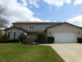 913 Neil Ln, Glenview, IL 60025-3772