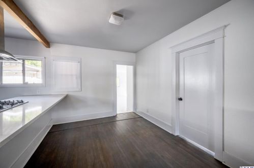 1118 Columbus Ave, Glendale CA  91202-3857 exterior