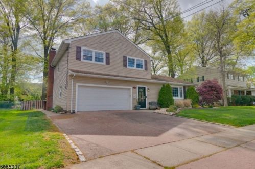 204 Richard St, Cranford, NJ 07016-2546