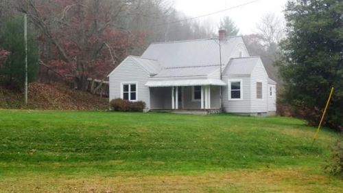 574 Newmantown Rd, Dugspur, VA 24325-3909