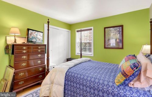 7122 Dalhouse St, Springfield VA  22151-3430 exterior