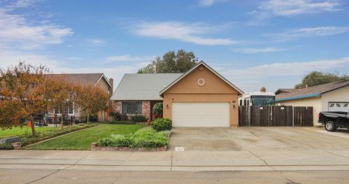 2415 Rockingham Cir, Lodi, CA 95242-4556