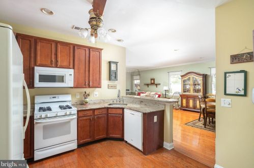 259 Meadowlark Dr, Trenton NJ  08690-3578 exterior