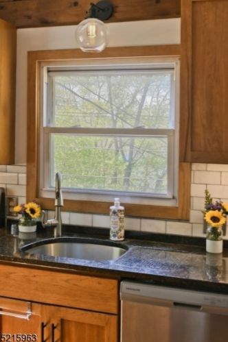 391 Shore Trl, Sparta, NJ 07871-1403