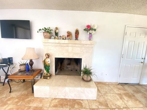 16264 Mossdale Ave, Lancaster CA  93535-7319 exterior