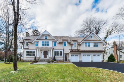 18 Lk Dr, Riverside CT  06878-2035 exterior