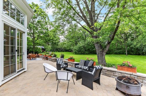 1451 Northwoods Rd, Bannockburn IL  60015-2223 exterior