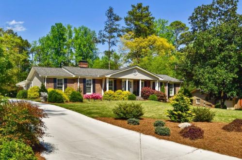 620 Mabry Rd, Atlanta GA  30328-2604 exterior