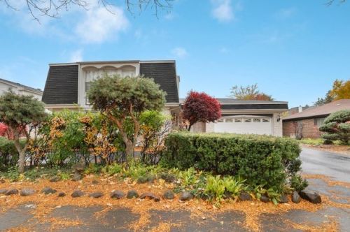 212 Park Ln, Bannockburn, IL 60015-4762