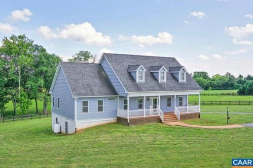7993 Langhorne Rd, Scottsville, VA 24590-4015