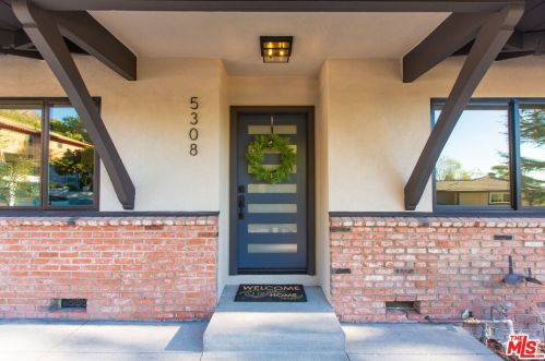 5308 Cortolane Dr, Glendale CA  91214-1308 exterior