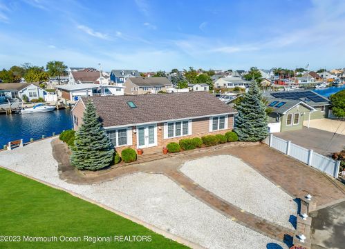 818 Windward Dr, Lacey, NJ 08731-3011