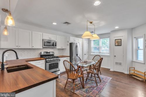 1240 Catharine St, Philadelphia PA  19147-2627 exterior
