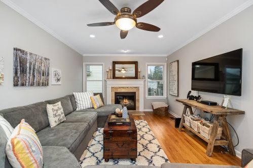 1217 Dogwood Ln, Carol Stream IL  60188-3322 exterior