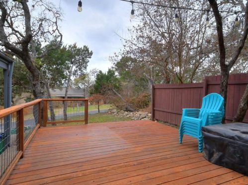 2306 Arpdale St, Austin TX  78704-3817 exterior