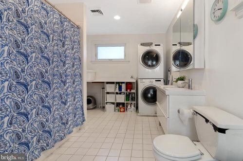 501 Warwick Rd, Tavistock NJ 08033-3831 exterior