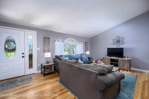 51 Cornell Dr, Hazlet, NJ 07730-2335