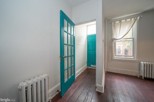 1152 Clarion St, Philadelphia, PA 19147-4412