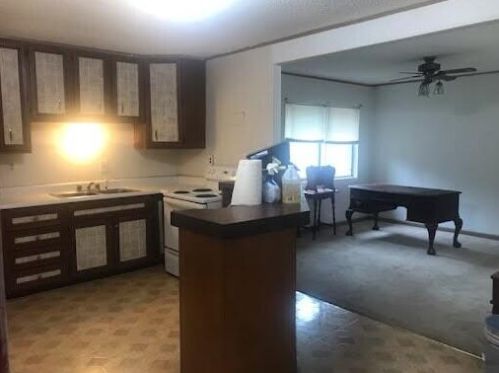 334 Glenn Rd, Cayce-West Columbia, SC 29172-2814