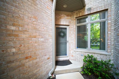 1576 Rue James Pl, Palatine, IL 60067-1223