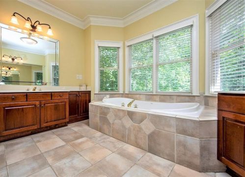 205 Fieldsborn Ct, Atlanta GA  30328-1039 exterior