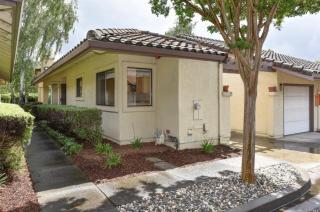 72 Fountain Grove Cir, Fairfield CA  94558-2485 exterior