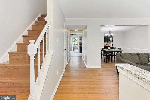 9021 Armendown Dr, Springfield, VA 22152-2138