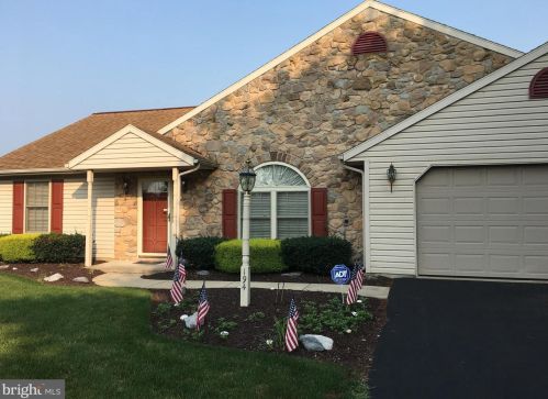 194 Stephen Ln, Ephrata, PA 17522-9769