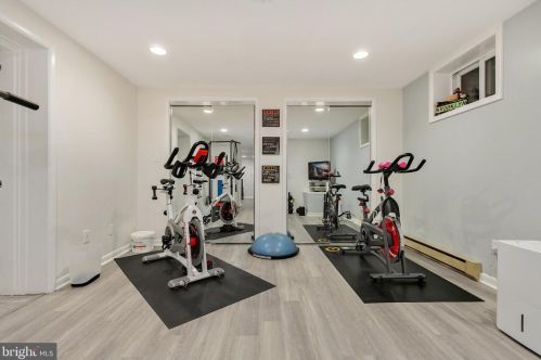 322 Northwest Dr, Silver Spring MD 20901-1431 exterior