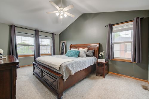 1075 Big Eagle Trl, Carol Stream IL  60188 exterior