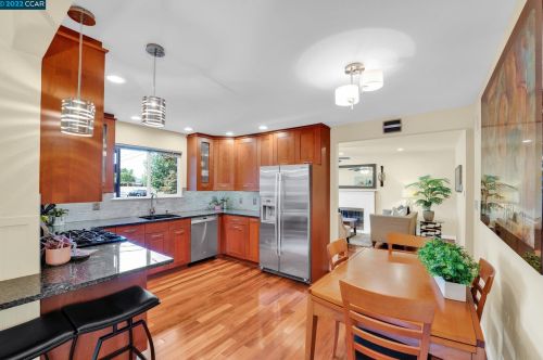 2378 Charlotte Ave, Concord CA  94518-2511 exterior