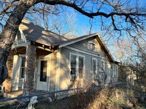 127 Cedar St, Stairtown, TX 78648-2715