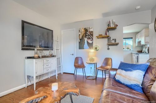 2545 Pearl St, Denver, CO 80210-5719