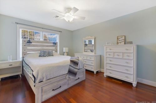 42 Vintage Ln, Wapping CT  06074-1616 exterior