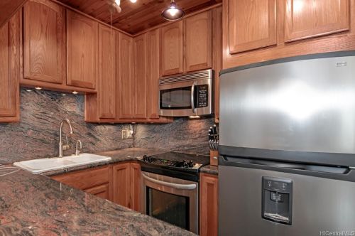 2465 Ala Wai Blvd, Honolulu HI  96815-3455 exterior