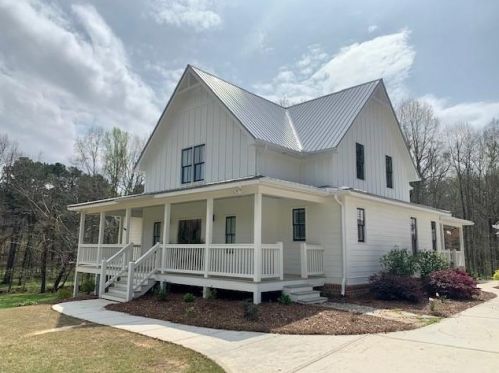 3690 Chandler Haulk Rd, Loganville, GA 30052-3120