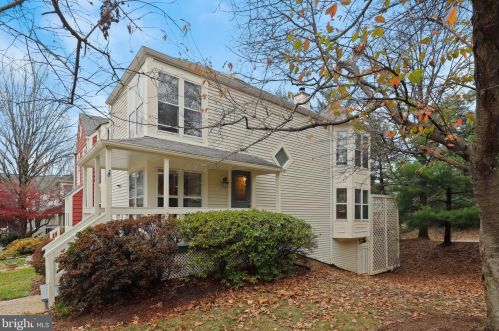 11900 Crosswind Ct, Herndon, VA 20194-1517