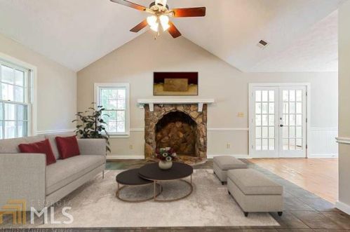 305 Tuck Rd, Loganville, GA 30052-0032